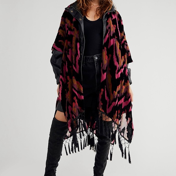 NWT! Free People Dripping Velvet Burnout Kimono OS - Picture 3 of 4